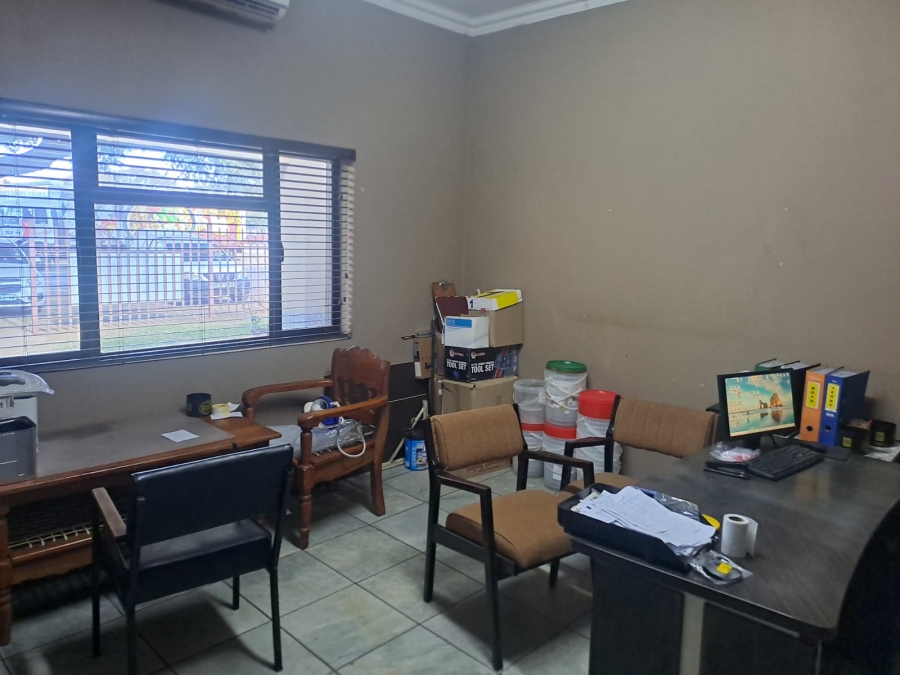 Commercial Property for Sale in Oos Einde North West